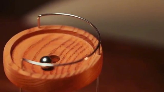 不可思议的无限跳台，小球竟然可以循环重复运动