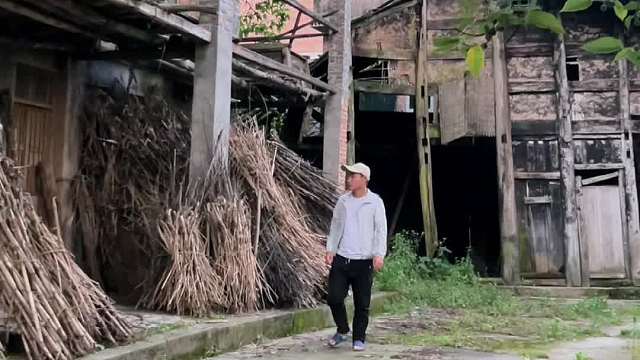 邻居大伯家3个女儿，没有儿子，大伯走后，伯母也被接城里去了