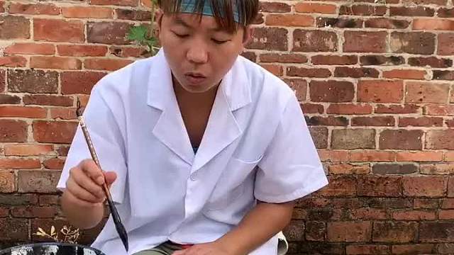 哎哟喂、老笑场，打了我几十巴掌、脸火辣辣