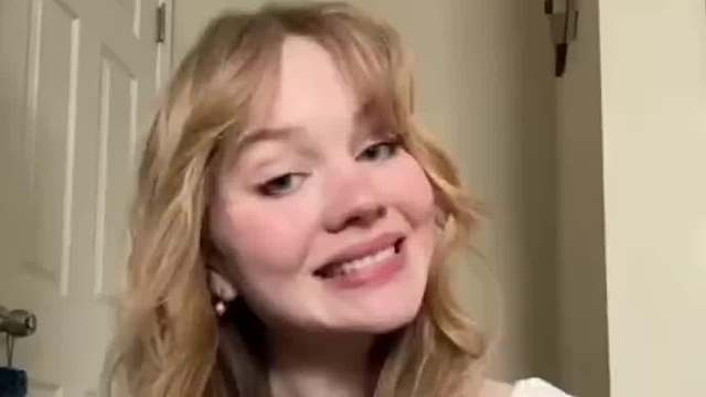 小姐姐终于要参加她期待了整个大学的毕业舞会了