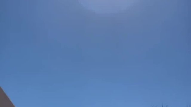 用电视机屏幕做的放大镜，可以把金币融化，还可以用来把水烧开