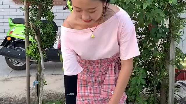 爆笑买瓜、老板请问你家苦瓜甜不甜啊