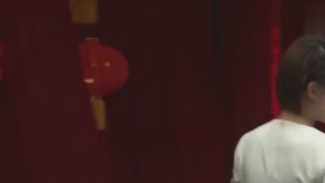 身材太好也烦！女运动员因身材退出游泳队，泳衣差点被撑开