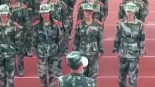 这样的军训我怎么没遇到过……#我要上热门 #军训 #军训时光 #搞笑 