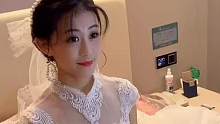 #穿上婚纱的样子 #最美新娘 笑起来很甜美的新娘