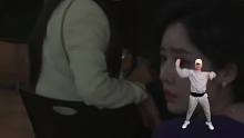 当你在校园舞台上跳舞而你最好的朋友给你喝彩时be like