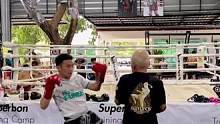 #泰拳 #格斗 #苏波邦 #泰拳教学#腿法练习    苏爸的靶拿得怎么样，可以吧@打拳的喻杨 @泰拳