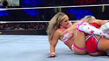 摔角女王遭遇强劲后起之秀如何取胜？蒂芙尼vs希亚，精彩对决下！ #WWE  #蒂芙尼  #希亚  #