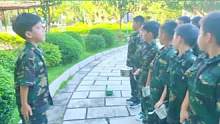 这小学员C位出道，培养领袖能力。信宜"七彩假日"军事封闭式特训营。#信宜西江温泉 #同城好店推荐