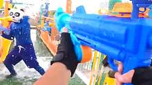 水滑梯乐园挑战真人版吃鸡游戏你玩过吗？第一视角刺激体验！ #水上滑梯 #水上乐园 #上热门 