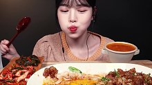 【Boki 字幕版美的大肠盖饭配汤吃播】