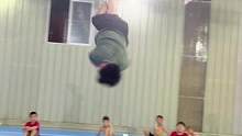 晚上夜训 教练员一起空翻 #飞起来