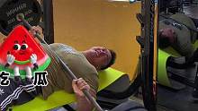 170公斤卧推八次，还是太菜了！#卧推 #健身 #要做一个猛男 #大重量训练 #健身日常