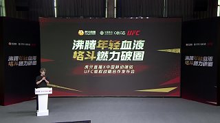 童錦程為張偉麗加油助威！是個(gè)小迷弟沒(méi)錯(cuò)了！