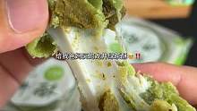 热量不高，满口清香！龙井茶香搭配糯叽叽的雪媚娘和抹茶馅，真的巨好吃！！#抹茶控 #零食推荐 #好吃到