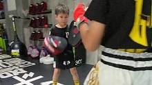 超可爱小靶师#踢拳 #少儿搏击 #泰拳 #日常训练 #自由搏击