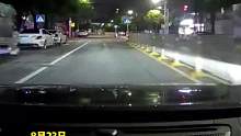 司机夜晚行驶过路口看到……交警：有时候真的挺想报警#万万没想到