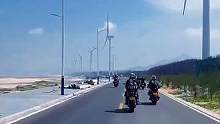 #摩托车 #爱机车爱生活 #海边 东山骑机车，美丽的风景。美丽的风车