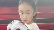 小侠女拳出如疾风，腿出如箭，网友狂呼：未来的张伟丽#少儿格斗 #搏击女孩 #格斗 #女子防身 #最酷