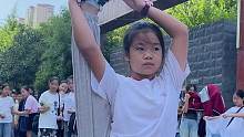 第八集｜小女孩上学途中突然练武术，惊呆所有家长和同学，