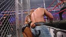 生死对头再战铁笼大赛，RKO被破解，塞纳打出“霸王举鼎”
