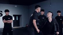 当有人推你挑衅你时，你会怎么办？#格斗 #防身术 #群狼格斗 