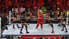 埃及和卡里的对决打到一半就终止，Nexus包围了卡里 #wwe