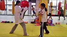 #同城热门 #日常训练 
自幼习武，学到的功夫本领，
会陪伴孩子的一生
★艺高人胆大，可以强身健体！