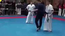 空手道10大经典KO的场景| 个个动作潇洒自如 精彩绝伦！