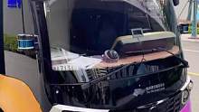 #杭州亚运会作为杭州亚运村最大的“网红”，记者体验亚运村内的AR智能巴士。据介绍，该车实现了L4级自