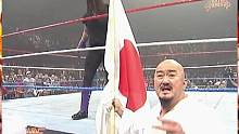 死神惨遭无情偷袭当场爆发！送葬者vs横纲，精彩对决上！ #WWE  #送葬者  #横纲  #摔角 