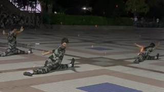 #軍訓dou出彩 文理硬核#軍訓才藝表演 ，大一新生以武會友燃爆全場#軍訓進行時 #00后大學生 #