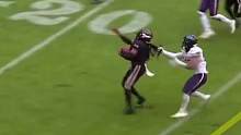 这下真挺$&*+的！你觉得白衣服的该挨揍吗？#美式橄榄球 #nfl星计划 #nfl #elf #fo