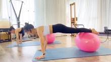 瘦小肚子的方法|强化核心、改善腰痛～#普拉提#核心 #腹肌 #马甲线 #健身球 #减脂塑形