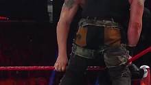 #wwe美国职业摔角 太猛了，擂台都被打塌了