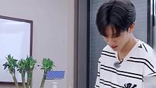 #十个勤天 用塑料瓶子充当擀面杖，充分发挥企业文化：办法总比困难多#家务优等生 #我在抖音看综艺