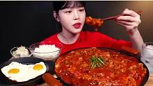 香辣牛小肠配辣炖鸡块真的很好吃#韩国吃货主播 #韩国料理 #妈呀太香了 #爱美食爱生活 #吃货