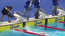 遥遥领先！杭州小伙费立纬勇夺男子1500米自由泳冠军！#杭州亚运会 #泳帽掉了
