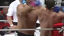 史上最疯狂的拳赛！双方不防守互殴上百拳，日本选手被打成猪头！（一） 