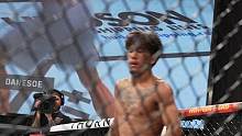 飞膝直接KO！年度最佳KO候选——来自泰国选手达纳索！#UFC精英之路