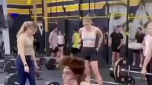 艾特出健身房妖娆的兄弟吧#精神氮泵 #健身 #健身搞笑视频