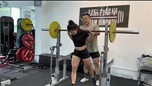 赛前技术指导，解决幅度和核心支撑问题，回去后体重57kg，90kg无腰带空气蹲！10.21南昌wp 