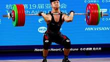 印尼小将欧文.阿卜杜拉又又又破世界纪录！在#亚运会 男子73公斤级的角逐中，他成功将201公斤的杠铃