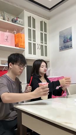奶茶搖翰