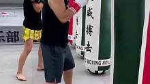 #少儿搏击 #日常训练 #台上一分钟台下十年功 #刘威搏击踢拳体系
拳怕少壮