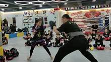 呼市最强小学女生#少儿搏击 #少儿格斗 #你家孩子也这样吗