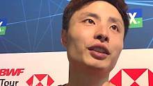 面对采访石宇奇已经释怀了，他是真心为年轻小将感到开心。#羽毛球
