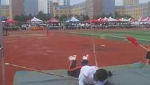 校运会跳高比赛 女生两跳都出乎意料#人间奇趣记录仪