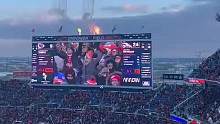 野马爆冷赢下酋长后，球场进行了Taylor Swift的歌单循环！