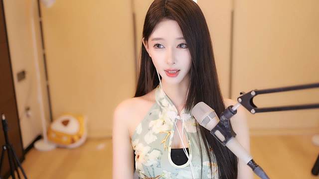 【艺嫣】对小的东西都很有保护欲？